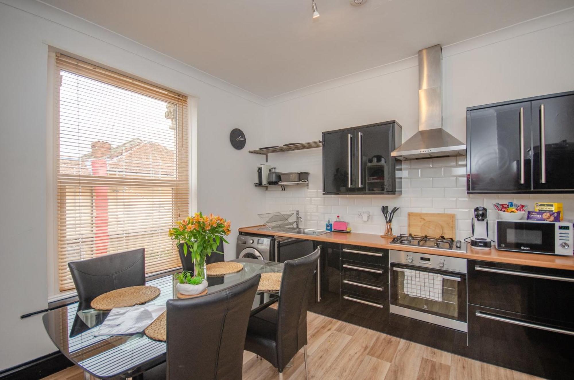 Stylish 91Sqm Victoria 2 Bedroom Apartment Bristol Bagian luar foto
