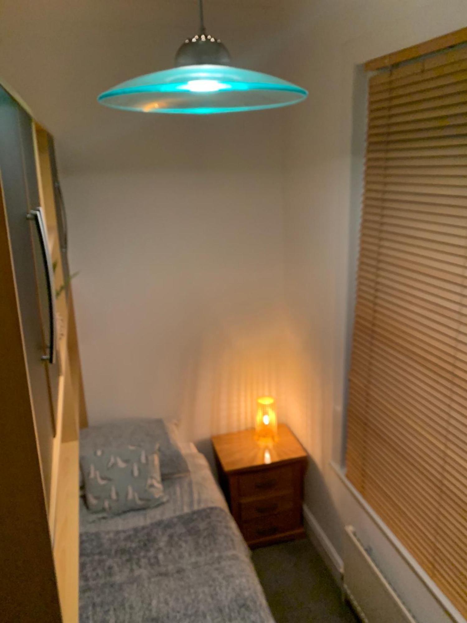 Stylish 91Sqm Victoria 2 Bedroom Apartment Bristol Bagian luar foto