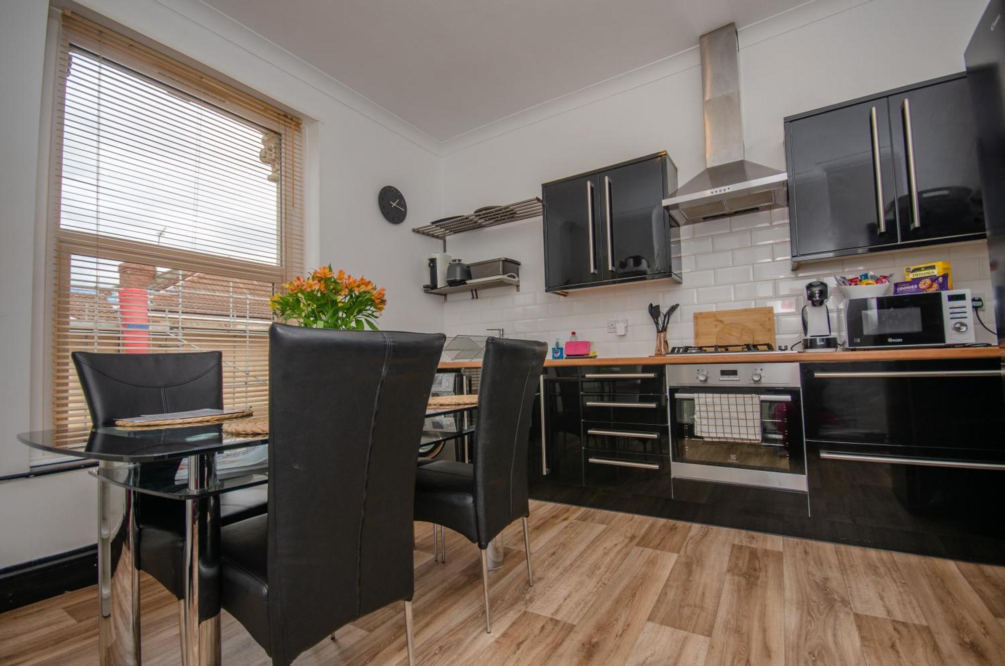 Stylish 91Sqm Victoria 2 Bedroom Apartment Bristol Bagian luar foto